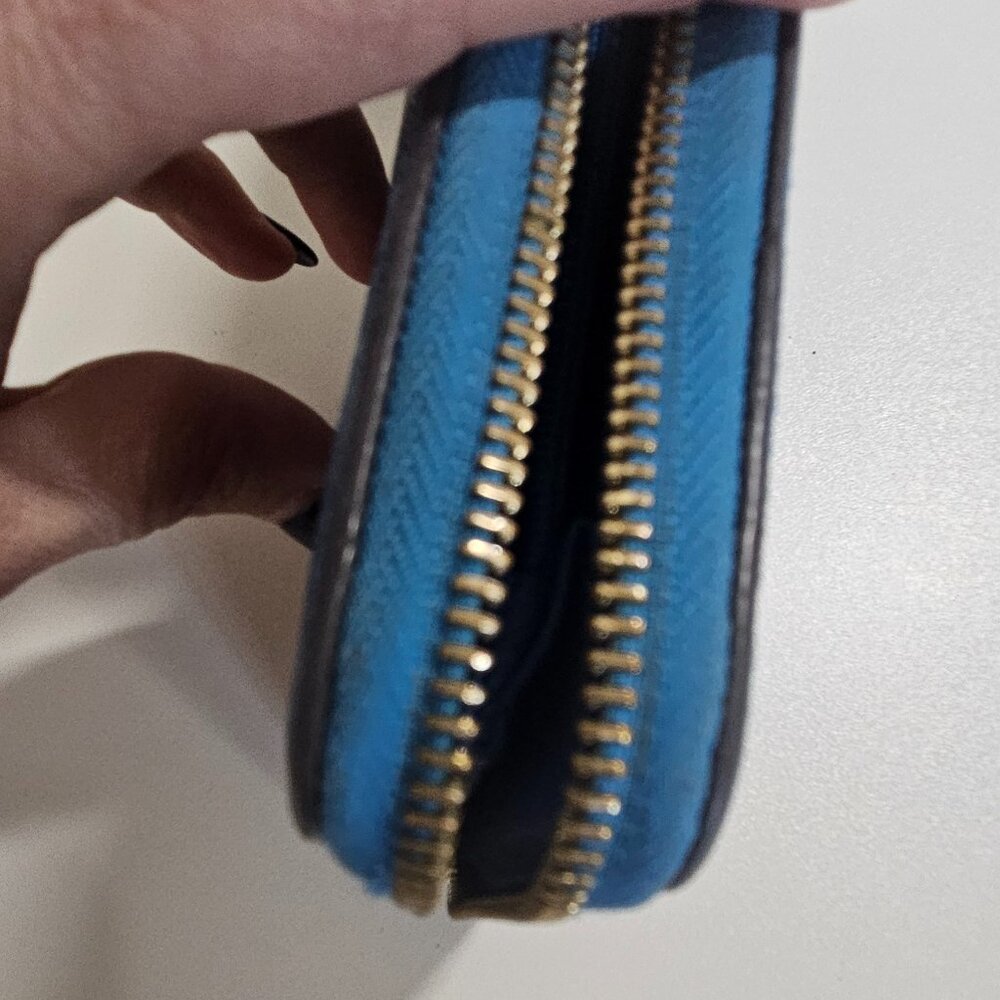 Michael Kors Saffiano Leather Zippy Wallet - Two Tone Blue - Picture 2 of 13